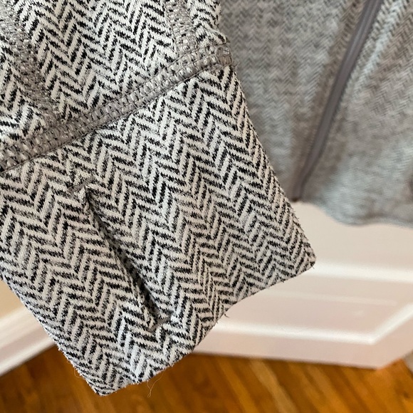 Lightweight Jacket - Picture 2 of 3